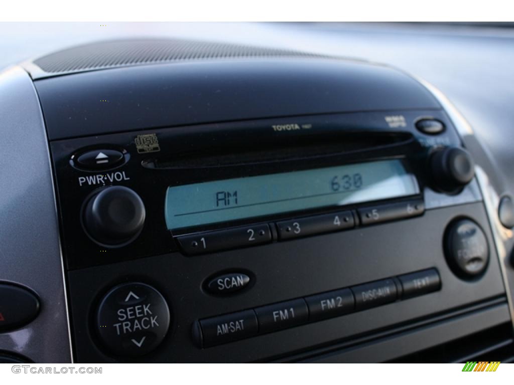 2010 Sienna CE - Super White / Stone photo #18