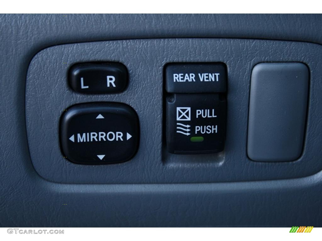 2010 Sienna CE - Super White / Stone photo #23