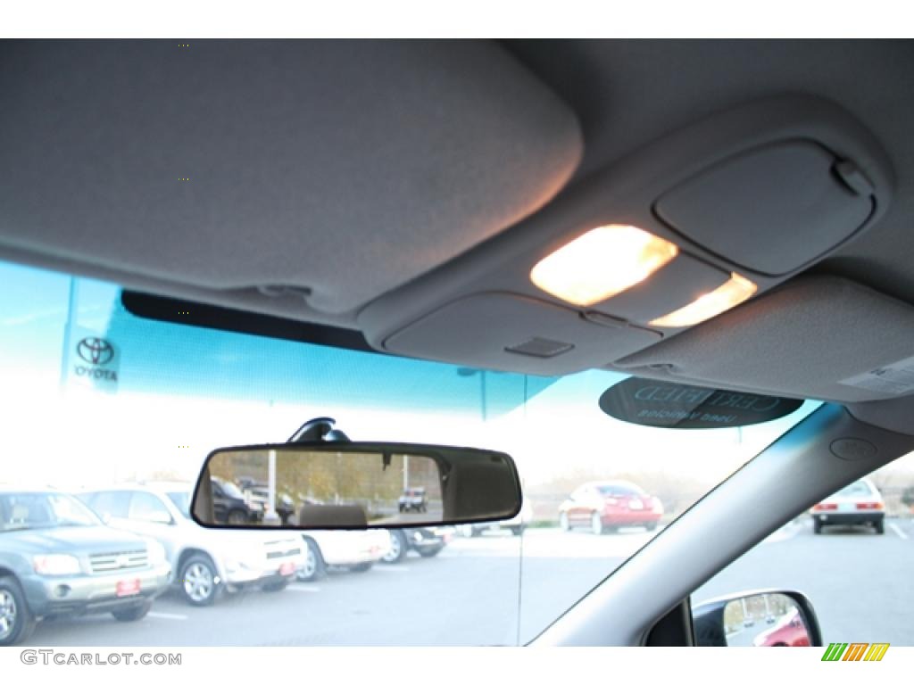 2010 Sienna CE - Super White / Stone photo #24