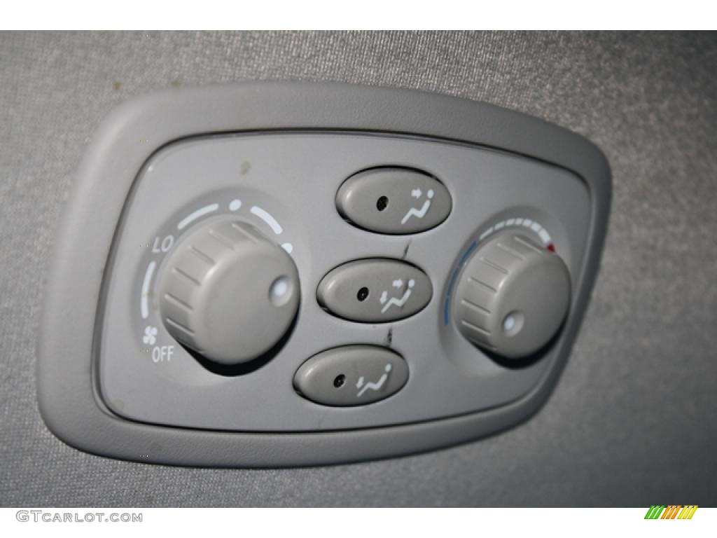 2010 Sienna CE - Super White / Stone photo #26