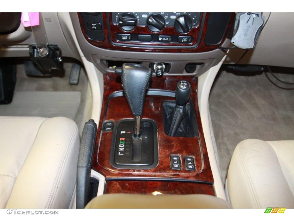 2000 Toyota Land Cruiser Standard Land Cruiser Model 4 Speed Automatic Transmission Photo #40575353