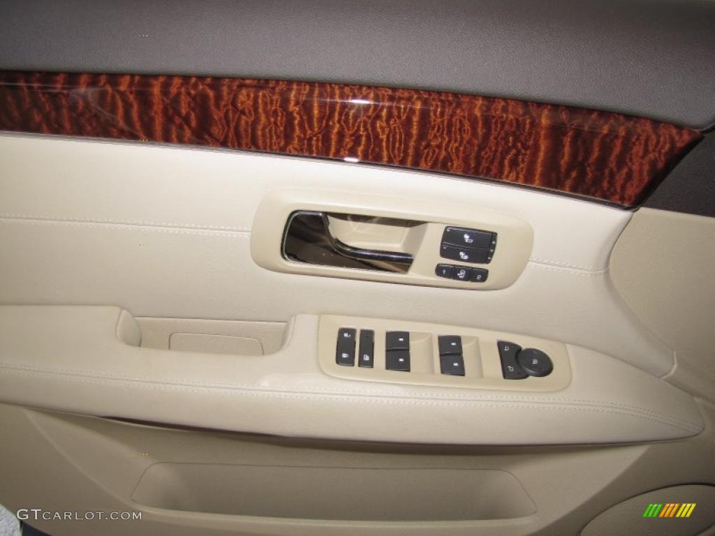 2007 Cadillac SRX 4 V8 AWD Cashmere Door Panel Photo #40576825