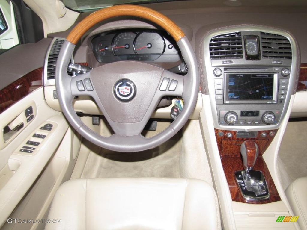 2007 Cadillac SRX 4 V8 AWD Cashmere Dashboard Photo #40576857