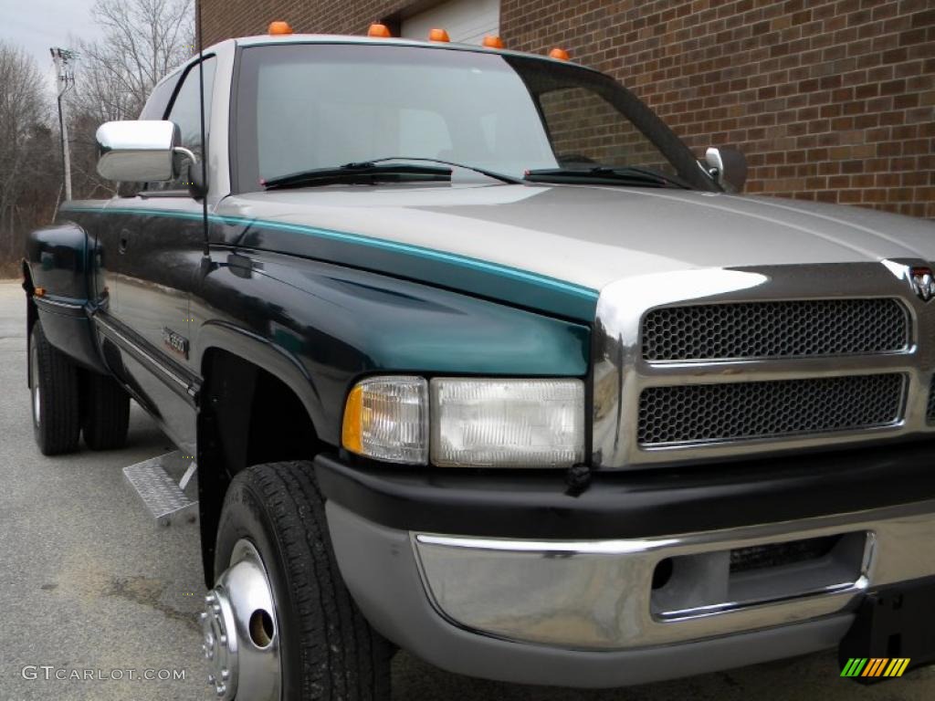 1997 Ram 3500 Laramie Extended Cab 4x4 Dually - Light Driftwood Metallic / Gray photo #16