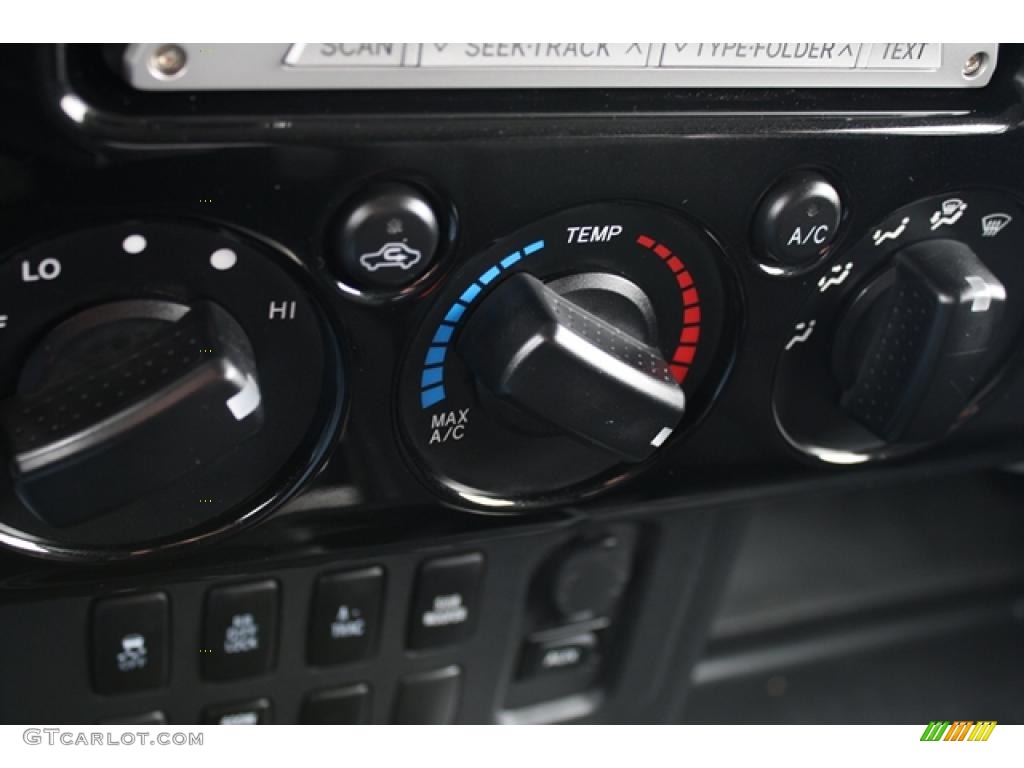 2009 Toyota FJ Cruiser 4WD Controls Photo #40579017