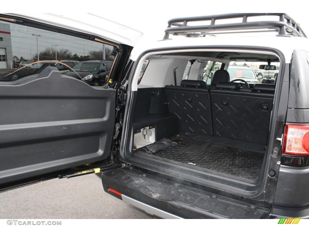 2009 Toyota FJ Cruiser 4WD Trunk Photo #40579185