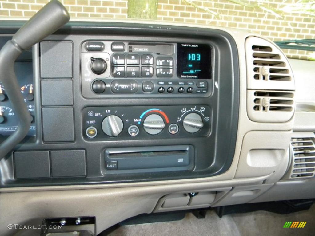 1996 GMC Suburban C1500 SLT Controls Photo #40580369