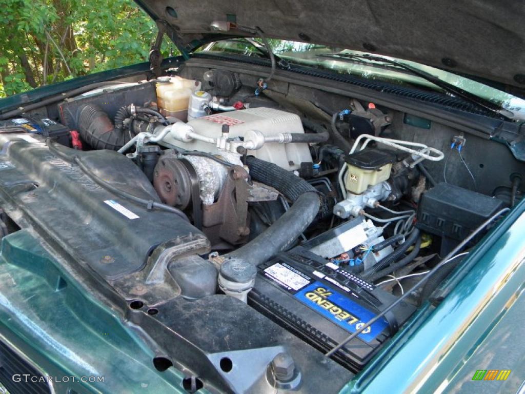 1996 GMC Suburban C1500 SLT Engine Photos
