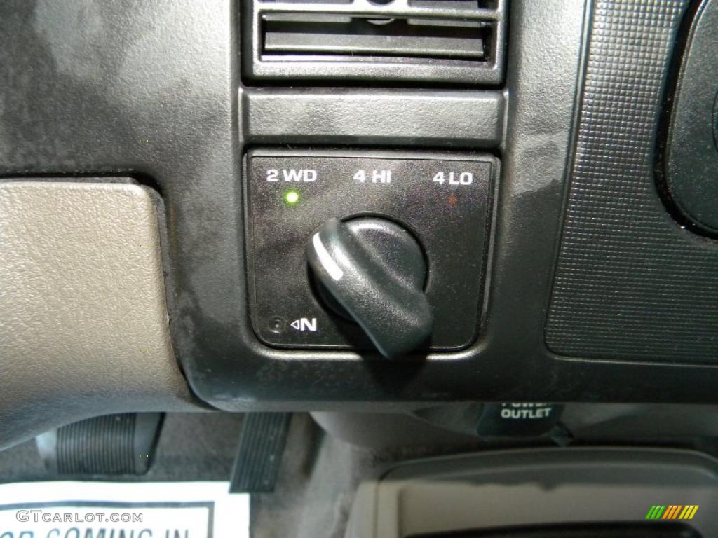 2002 Dodge Dakota Sport Quad Cab 4x4 Controls Photos