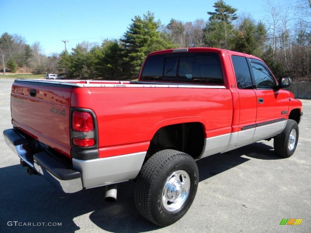 Flame Red 2001 Dodge Ram 2500 ST Quad Cab 4x4 Exterior Photo #40583901