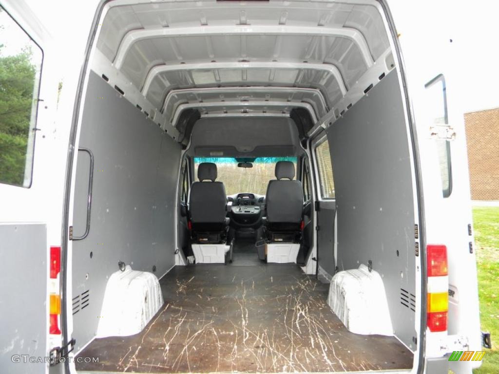 2004 Dodge Sprinter Van 2500 High Roof Cargo Trunk Photo #40586073