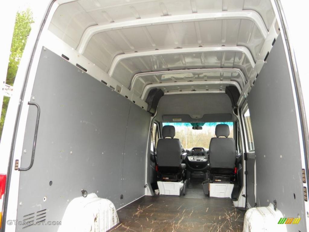 2004 Dodge Sprinter Van 2500 High Roof Cargo Trunk Photo #40586105