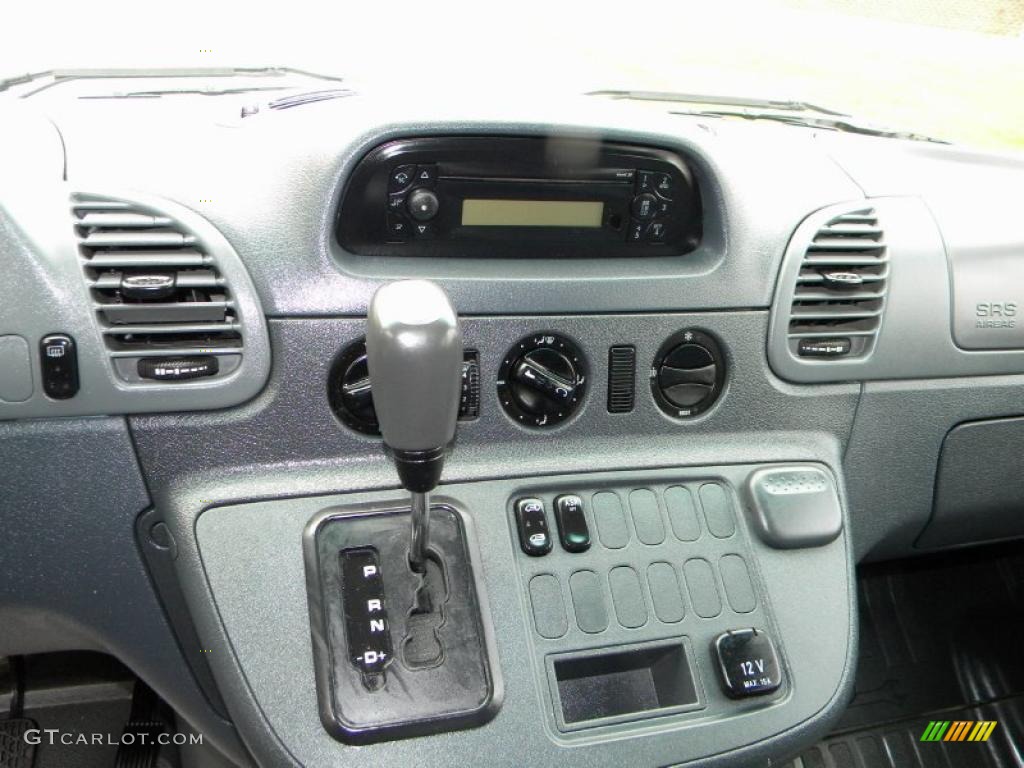 2004 Dodge Sprinter Van 2500 High Roof Cargo Controls Photo #40586193