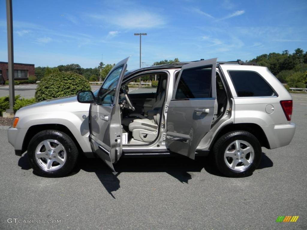 2007 Grand Cherokee Limited CRD 4x4 - Light Graystone Pearl / Dark Khaki/Light Graystone photo #16