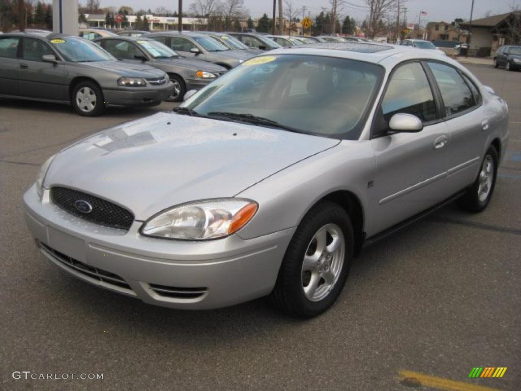 2004 Taurus SES Sedan - Silver Frost Metallic / Medium Graphite photo #11