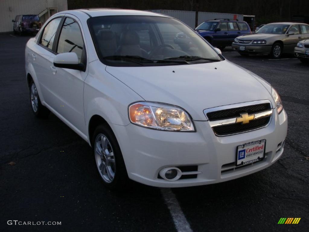 2010 Aveo LT Sedan - Summit White / Charcoal photo #3