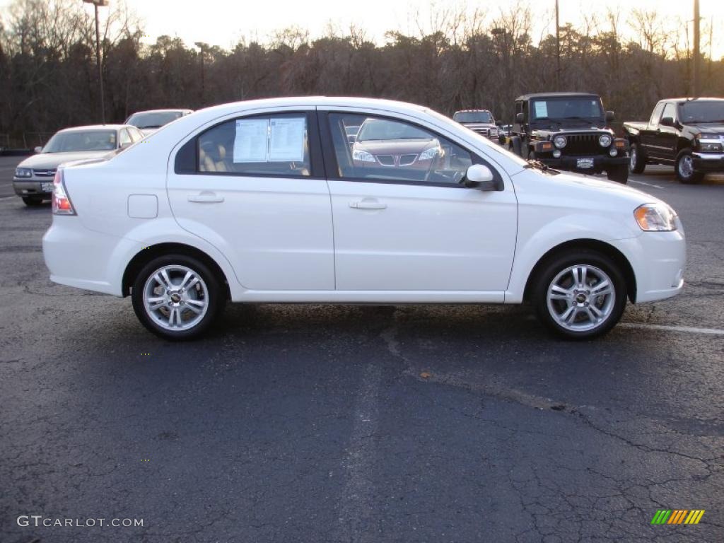 2010 Aveo LT Sedan - Summit White / Charcoal photo #7