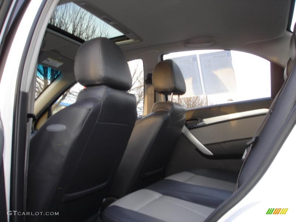 2010 Aveo LT Sedan - Summit White / Charcoal photo #13