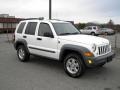 Stone White - Liberty CRD Sport 4x4 Photo No. 10