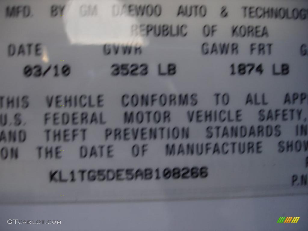 2010 Aveo LT Sedan - Summit White / Charcoal photo #15