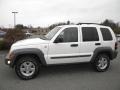 Stone White - Liberty CRD Sport 4x4 Photo No. 13
