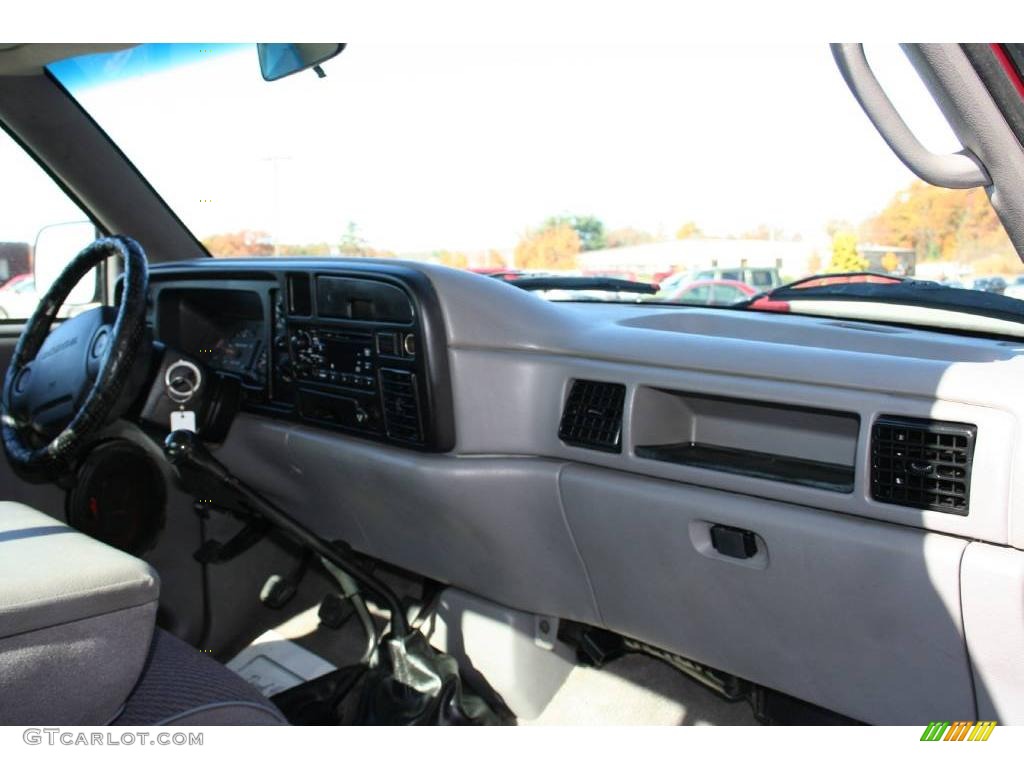 1996 Dodge Ram 2500 LT Regular Cab 4x4 Gray Dashboard Photo #40589257