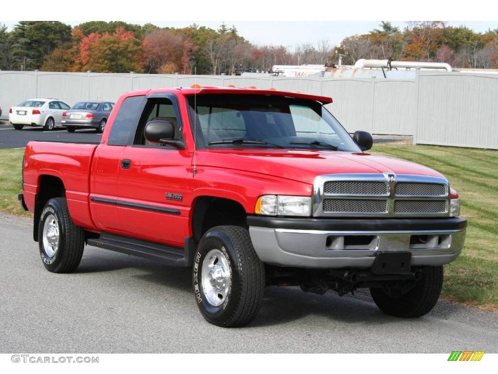 Flame Red 2000 Dodge Ram 2500 SLT Extended Cab 4x4 Exterior Photo #40592533