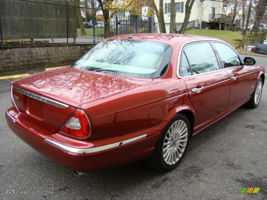 2007 XJ Vanden Plas - Radiance Red Metallic / Barley photo #4