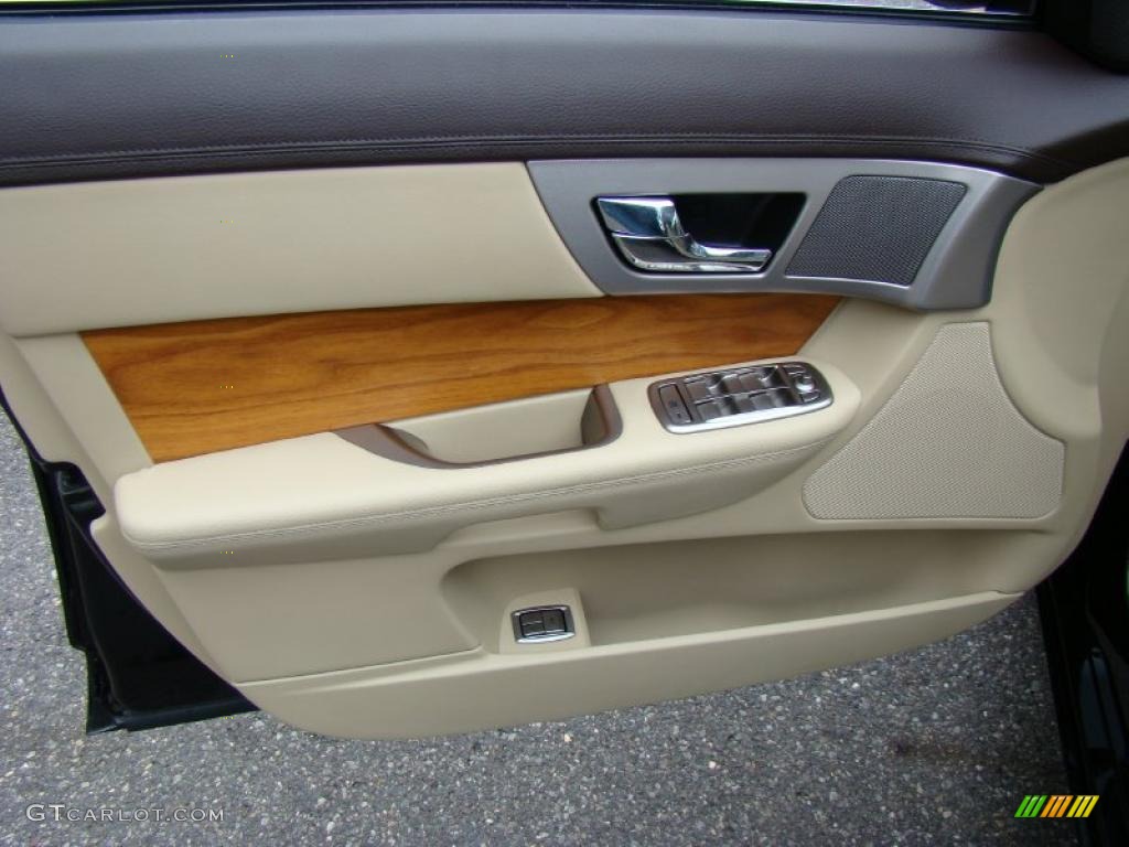 2009 Jaguar XF Luxury Barley/Truffle Door Panel Photo #40603509