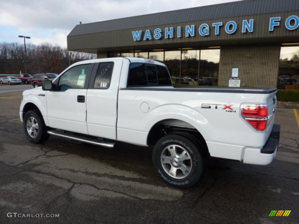 2010 F150 STX SuperCab 4x4 - Oxford White / Medium Stone photo #2