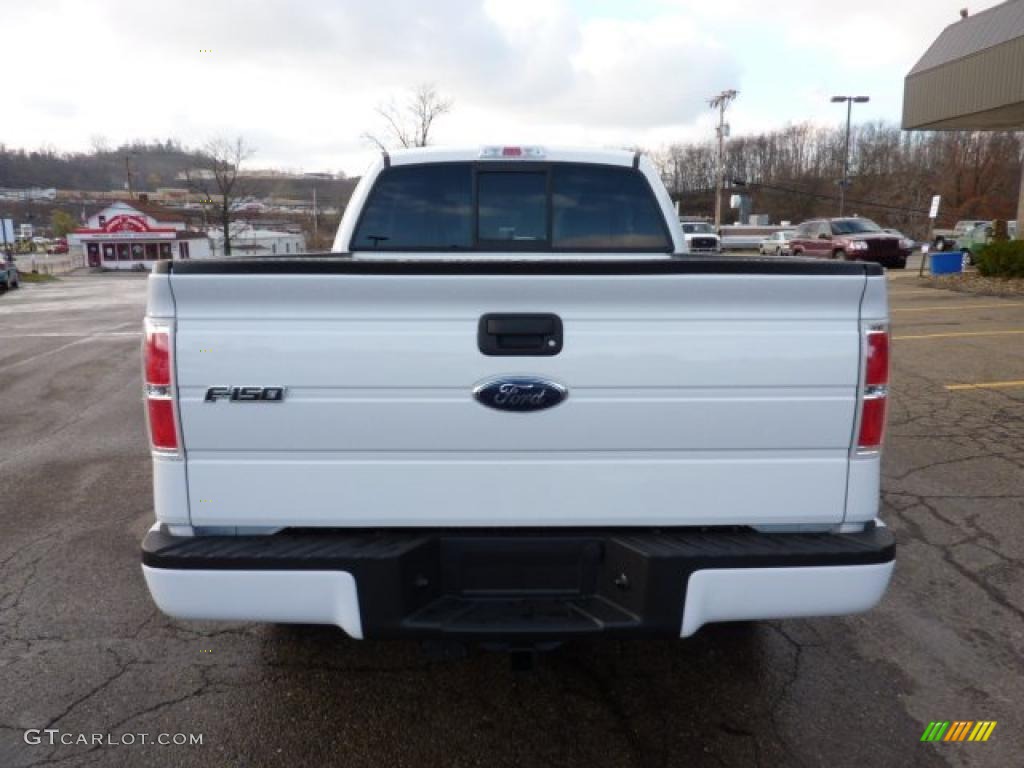 2010 F150 STX SuperCab 4x4 - Oxford White / Medium Stone photo #3