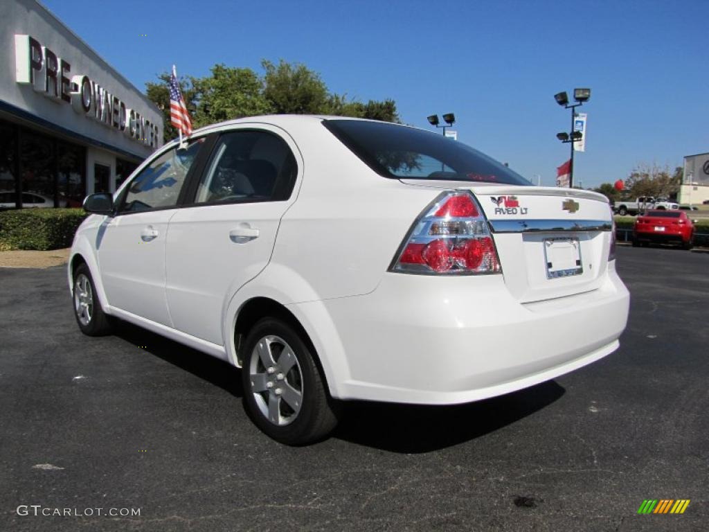 2010 Aveo LT Sedan - Summit White / Charcoal photo #4