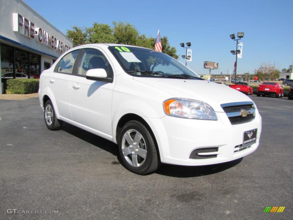 2010 Aveo LT Sedan - Summit White / Charcoal photo #7