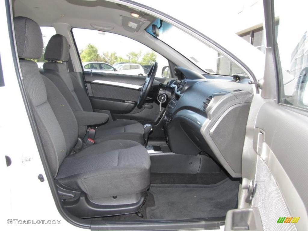 2010 Aveo LT Sedan - Summit White / Charcoal photo #9