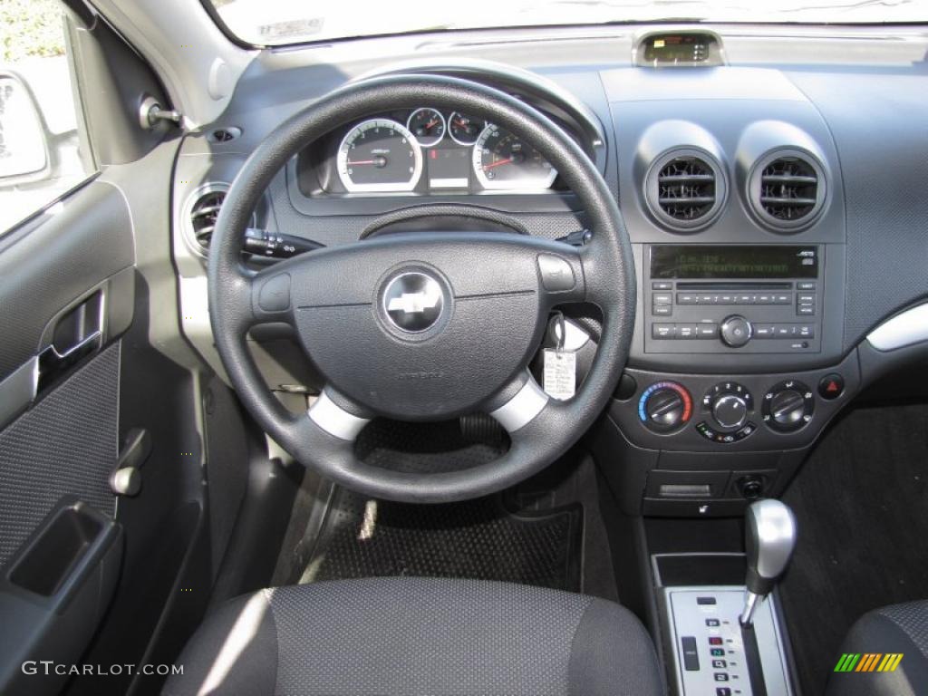 2010 Aveo LT Sedan - Summit White / Charcoal photo #13