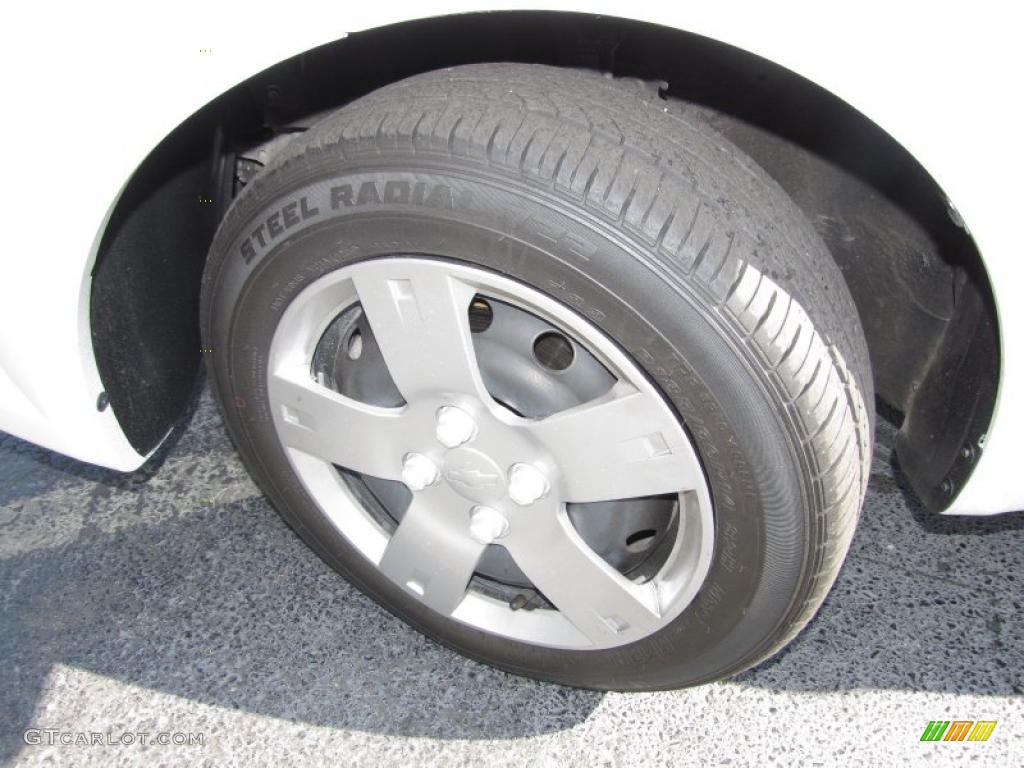 2010 Aveo LT Sedan - Summit White / Charcoal photo #18