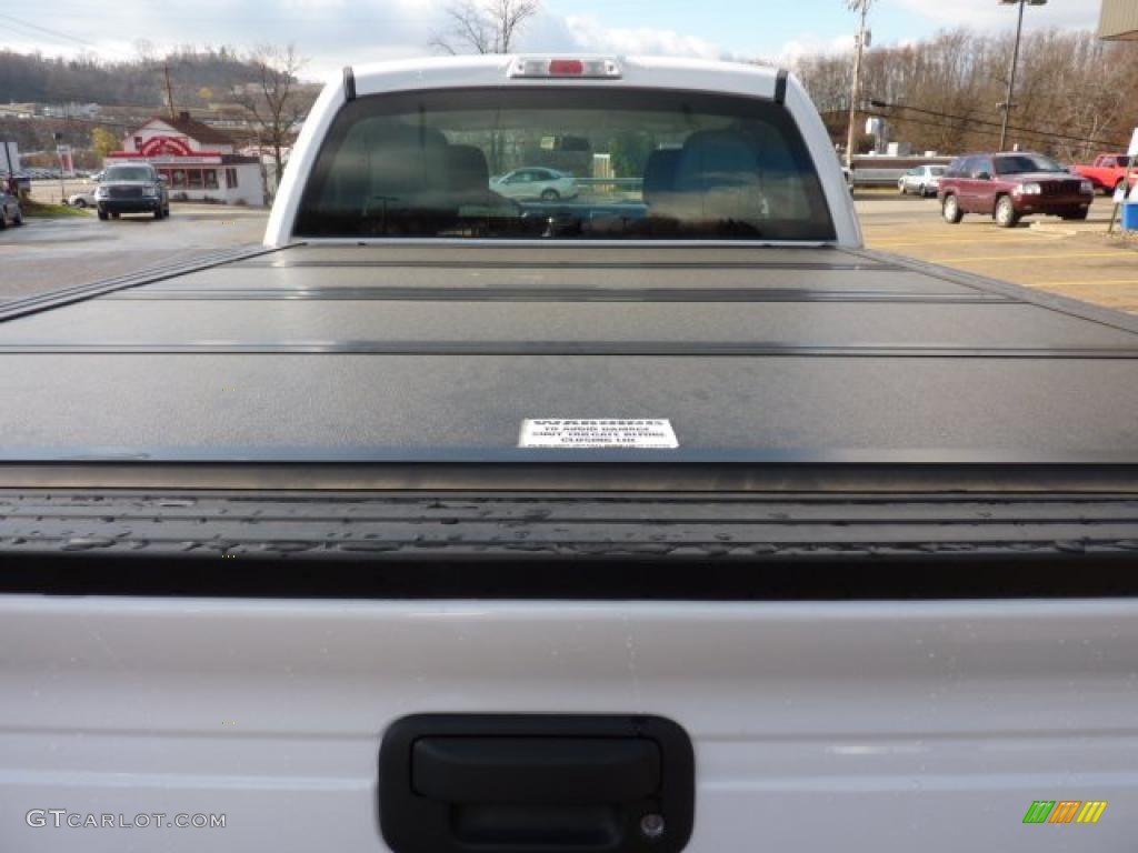 2010 F150 STX SuperCab 4x4 - Oxford White / Medium Stone photo #15