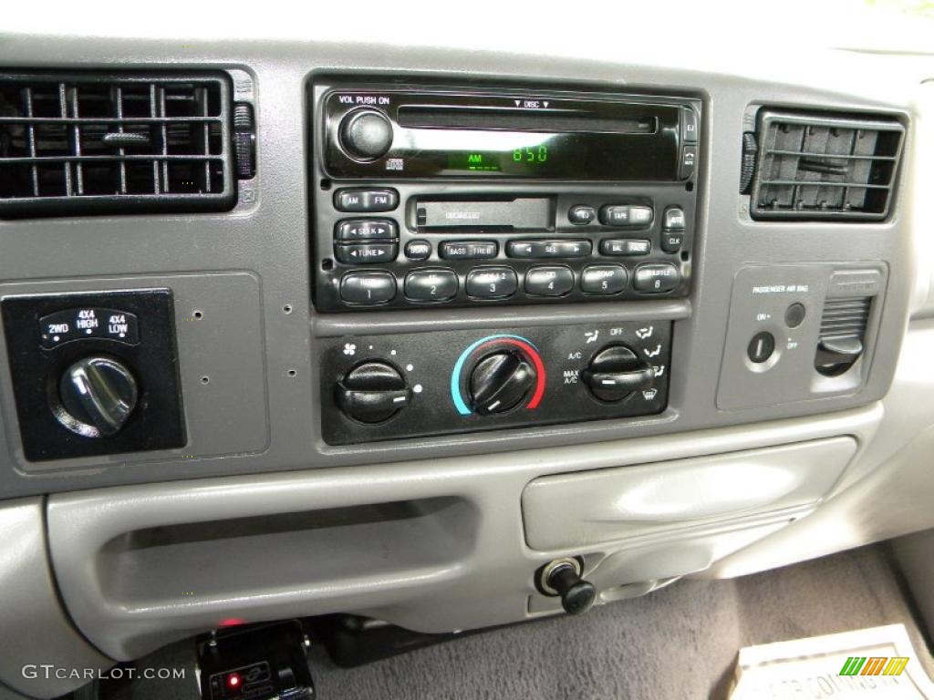 2001 Ford F250 Super Duty XLT SuperCab 4x4 Controls Photo #40605957