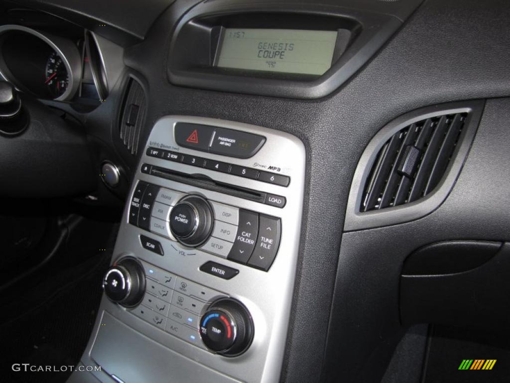 2010 Hyundai Genesis Coupe 2.0T Controls Photo #40606605