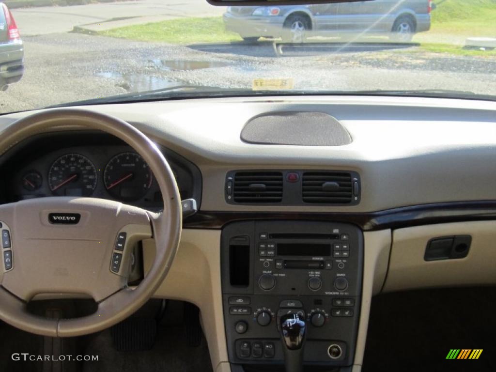 2001 S80 T6 - White / Light Sand photo #18