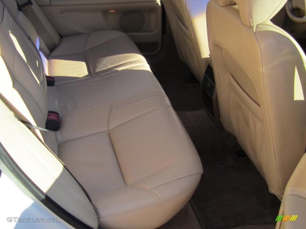 2001 S80 T6 - White / Light Sand photo #21