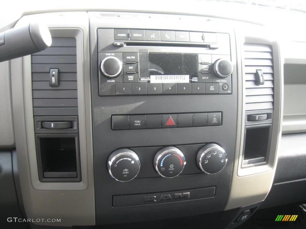 2011 Dodge Ram 2500 HD ST Regular Cab 4x4 Controls Photo #40610773
