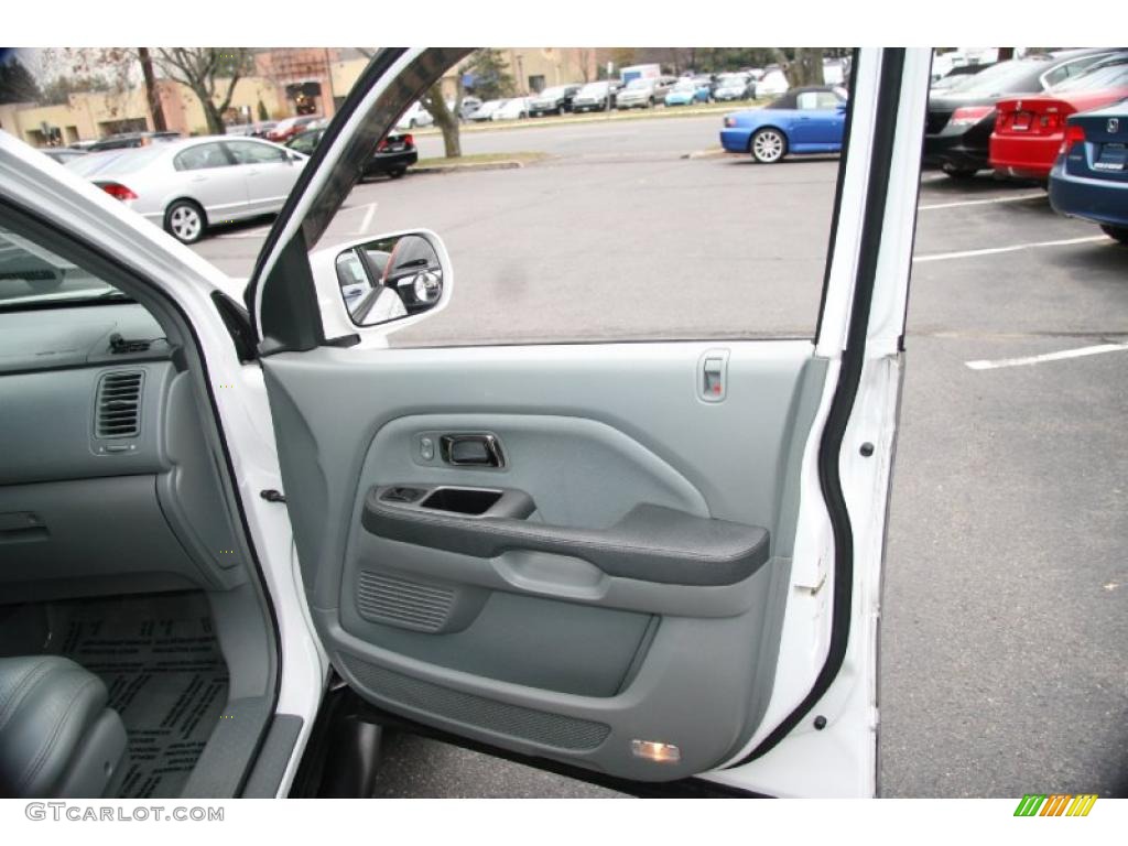 2005 Honda Pilot EX-L 4WD Gray Door Panel Photo #40611201