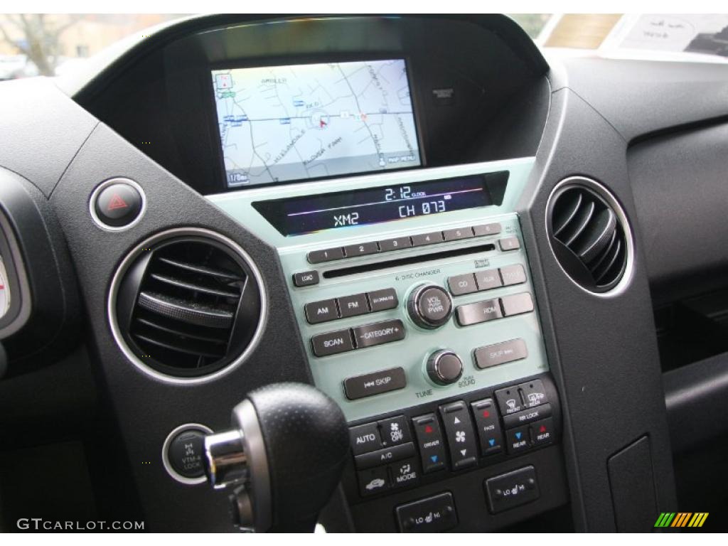 2009 Honda Pilot Touring 4WD Controls Photo #40614161