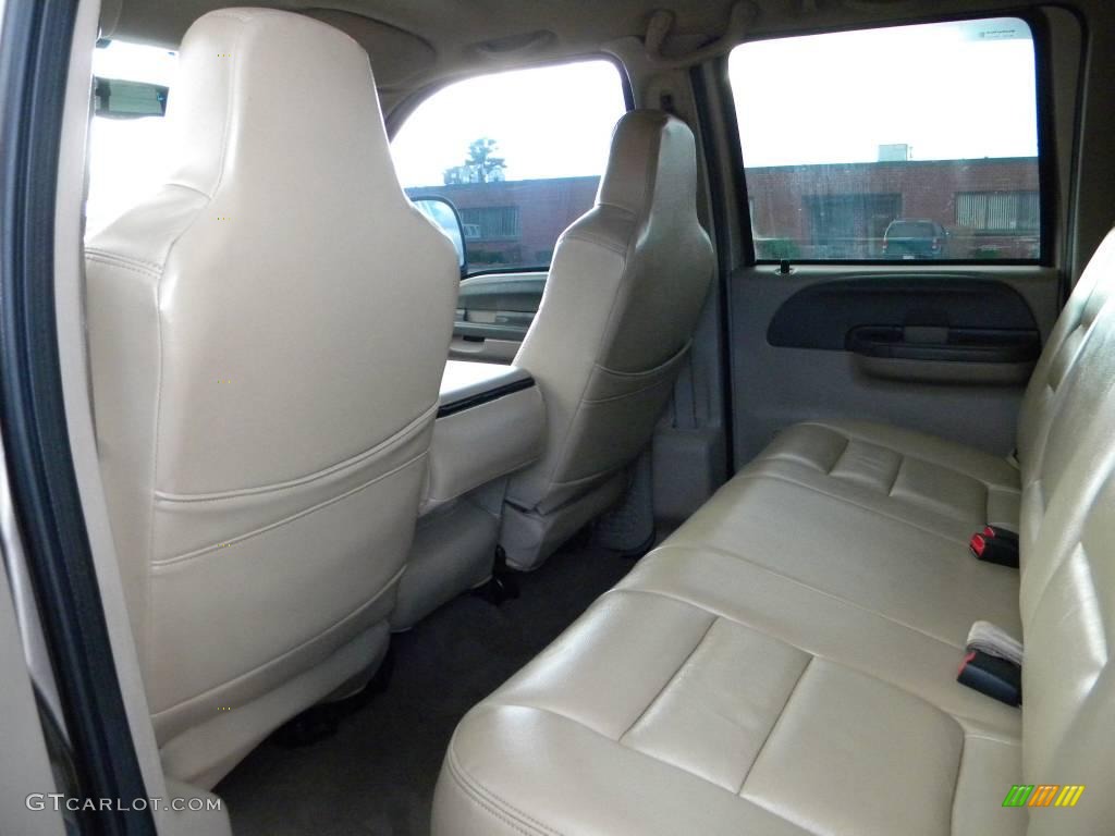 2003 Ford F350 Super Duty XLT Crew Cab 4x4 Rear Seat Photo #40615877