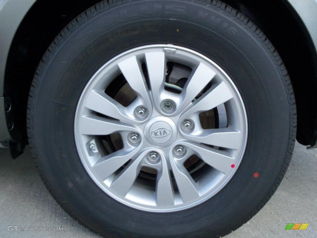 2011 Kia Sedona LX Wheel Photo #40616134