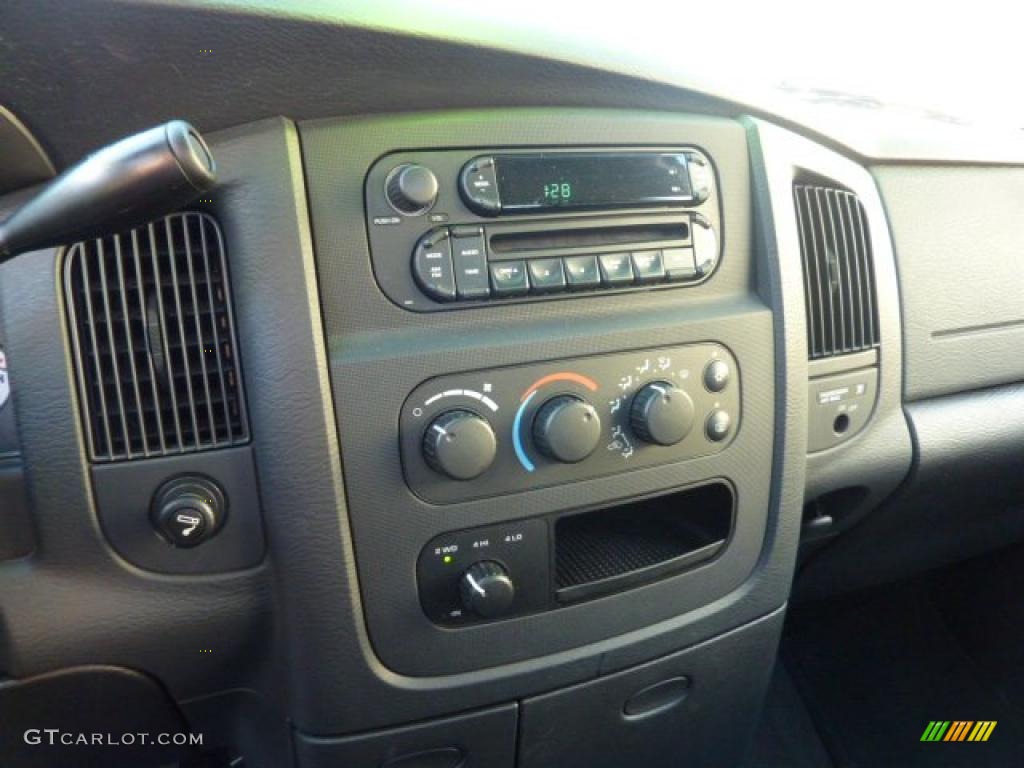 2005 Dodge Ram 1500 SLT Regular Cab 4x4 Controls Photo #40617698