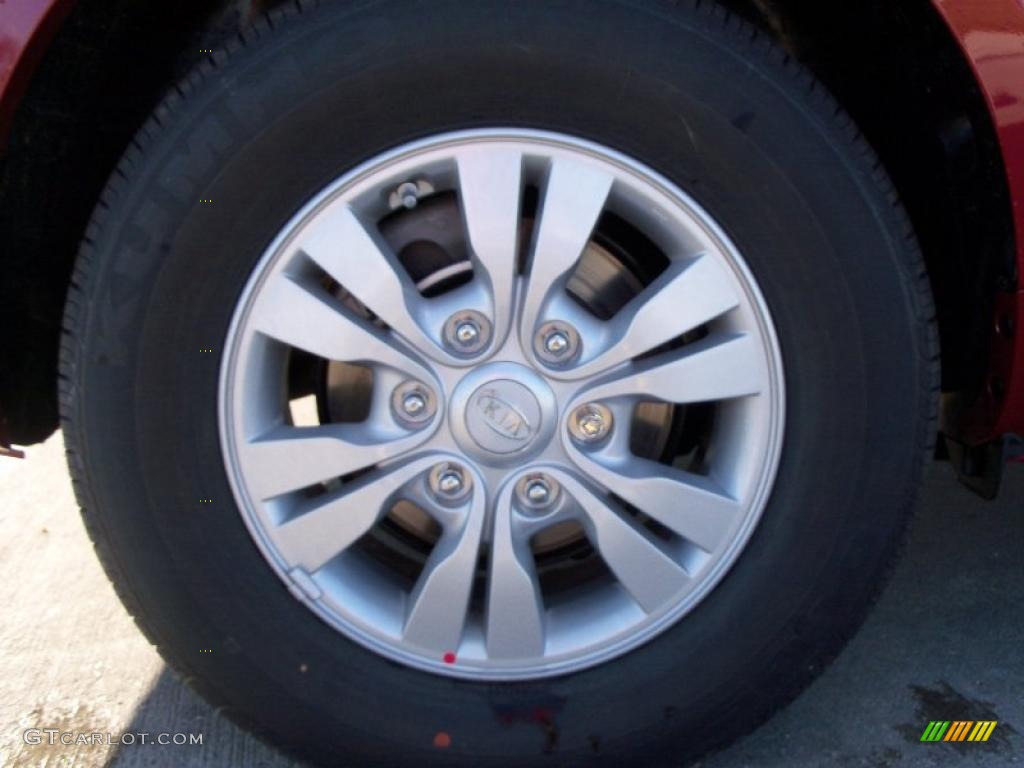 2011 Kia Sedona LX Wheel Photo #40619190