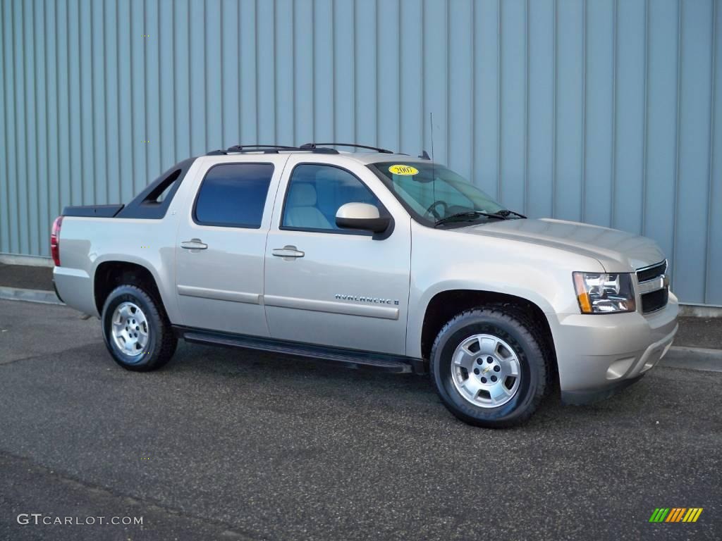 2007 Avalanche LS 4WD - Silver Birch Metallic / Ebony/Light Cashmere photo #1