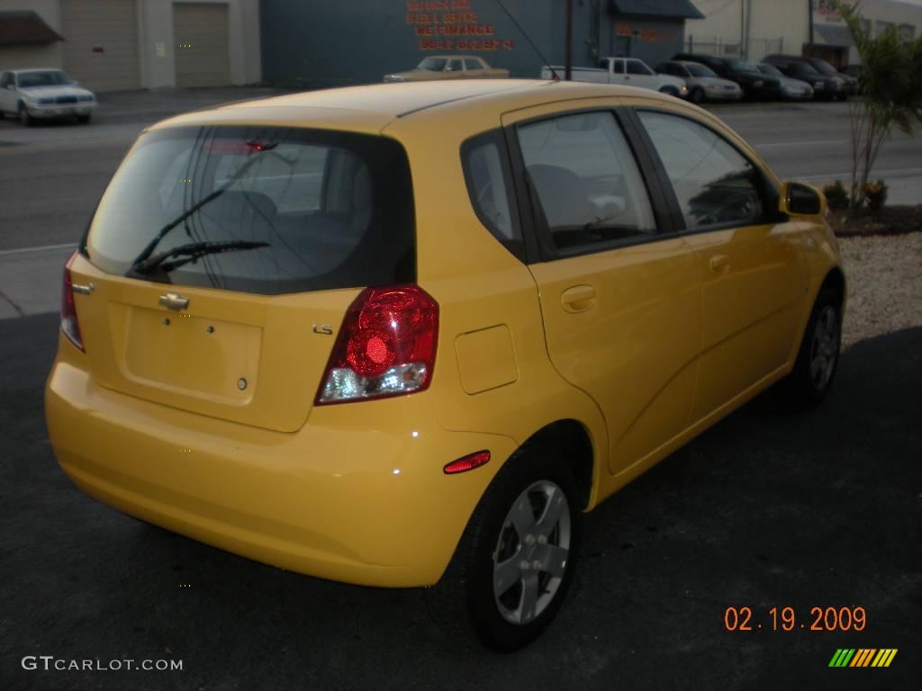 2007 Aveo 5 LS Hatchback - Summer Yellow / Charcoal Black photo #10